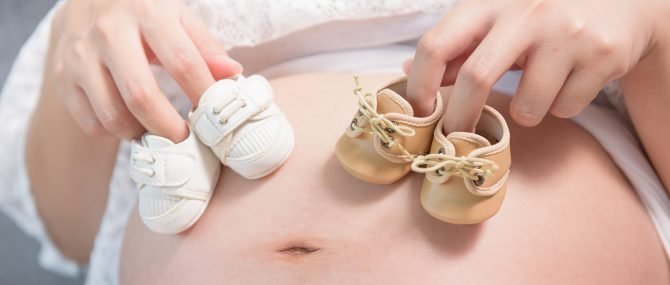Dos bebés genéticamente diferentes por gestación subrogada