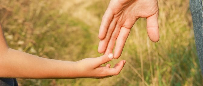 Reconnaître le lien de filiation après une GPA à l'étranger